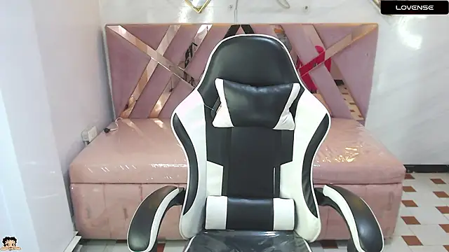 Kendra_rouse_v: онлайн-секс-чат