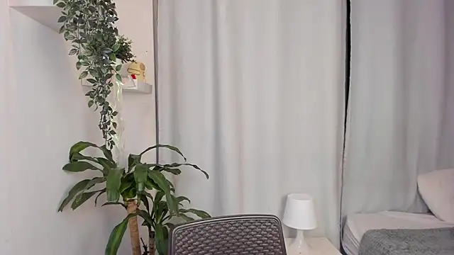 santy-kitty live XXX chat