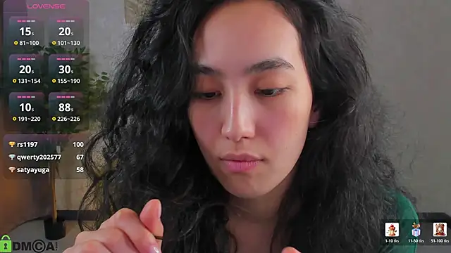 Živý XXX chat FlirtyAura