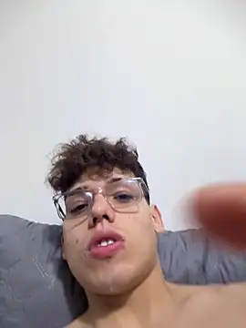 Show modela LeoSweet_X na web-kameri