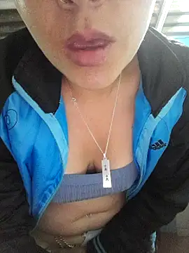 XXX chat uživo modela THALASSA_DIOSA