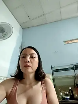 Famrita Chat XXX live