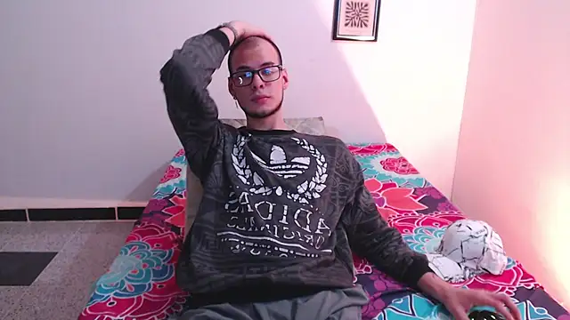 Vlad__night live XXX chat