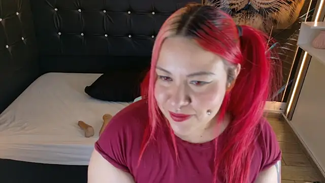 Bruja__Scarlata Adlı Modelin Canlı XXX Sohbeti