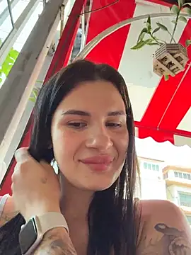 MiraReach Live XXX-chat