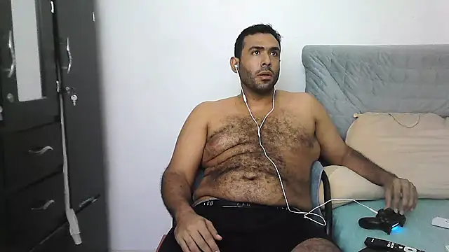 AlphaLatinoBear's Webcam Show