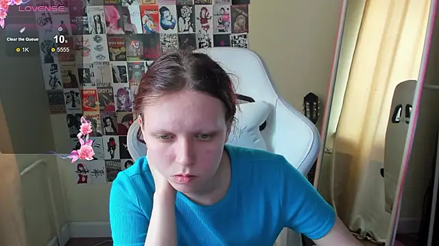 Show modela NikolFlostt na web-kameri