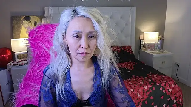 RoxalanaStar Chat XXX in diretta