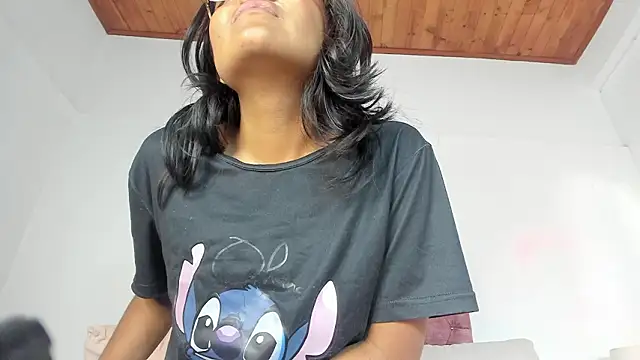 luna_velveth Adlı Modelin Canlı XXX Sohbeti