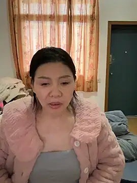 xiiuuff18: διαδικτυακό σόου στην κάμερα