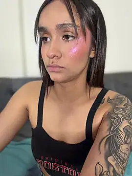 Isabella-Teen Live XXX-chat