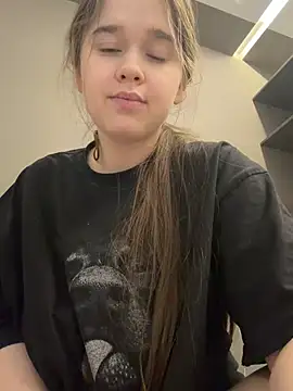 HornyGirlH's Live XXX Chat