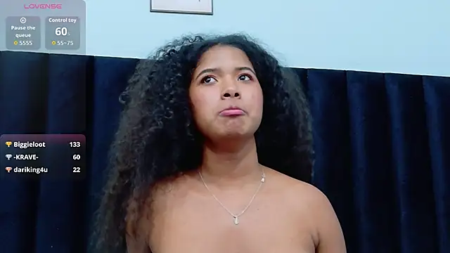 Show modela shyblacksweetiee na web-kameri