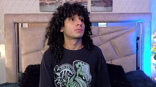 4L3JX Adlı Modelin Canlı XXX Sohbeti