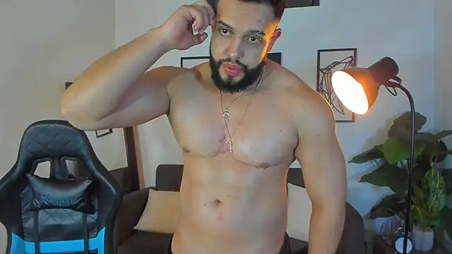 Justin_kingX7 Chat XXX in diretta