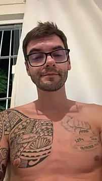 Leonsouzaof Webcam show