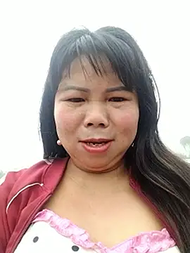 Show modela lusy-00 na web-kameri