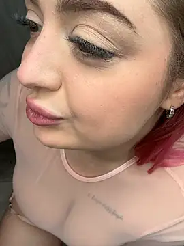 XXX chat uživo modela KellyMoors