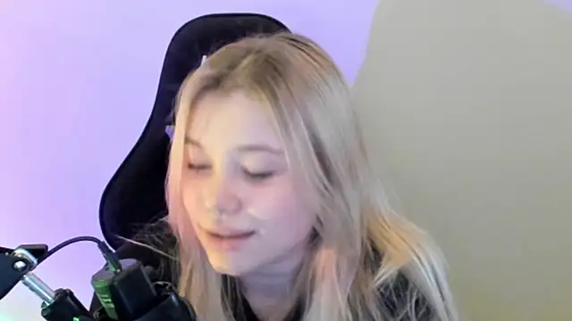 XXX chat uživo modela Lulu_Di