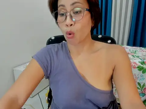 sweetkaley Adlı Modelin Canlı XXX Sohbeti