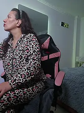 แชท XXX สดของ Marie_Mature