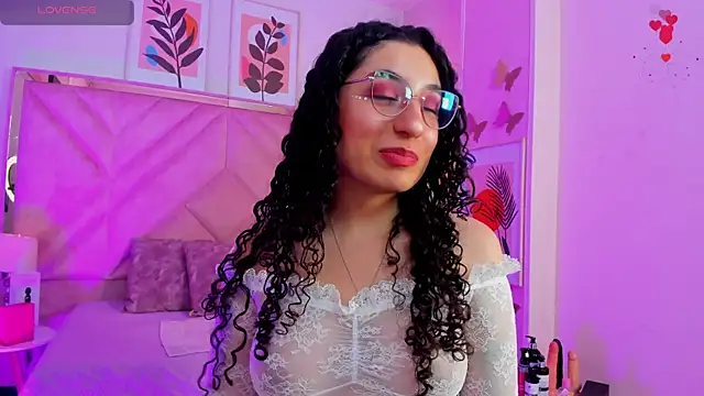 Chat XXX en directo de DemiJones_