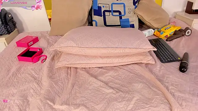 vahiolet_fuentes 现场XXX聊天