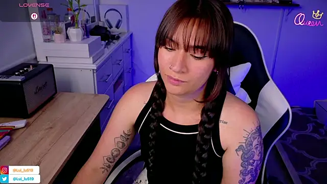 XXX chat uživo modela ImLui_lu