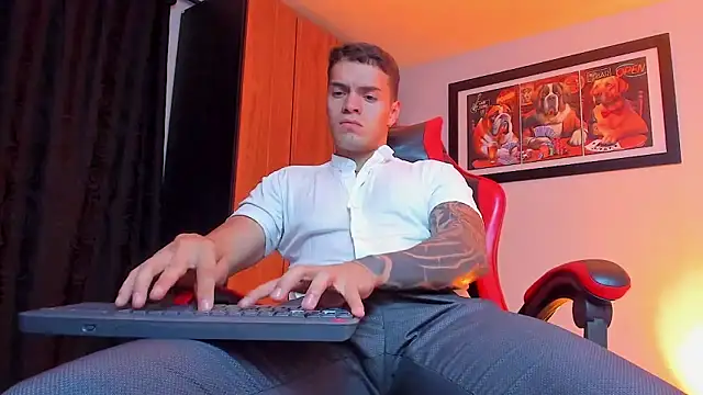 ALPHA_DOMINUS_: онлайн-секс-чат