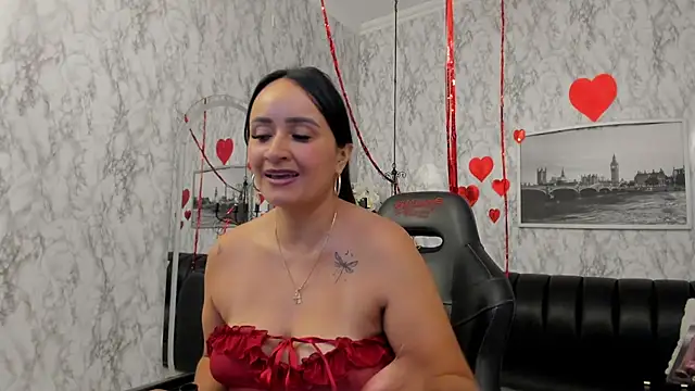 AlexandraMilffのライブXXXチャット