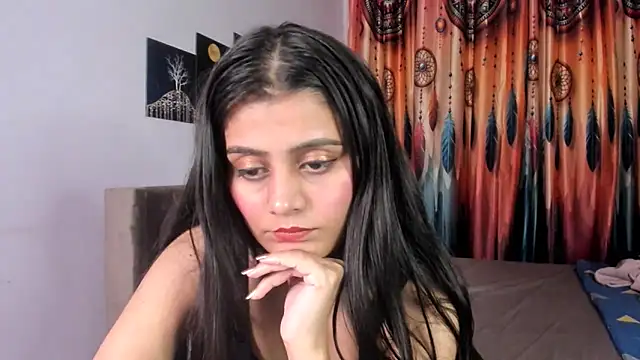 Deanerys Adlı Modelin Canlı XXX Sohbeti