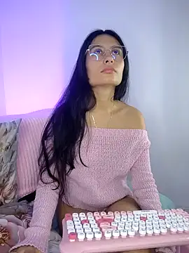 دردشة NayeCloud الجنسية المباشرة