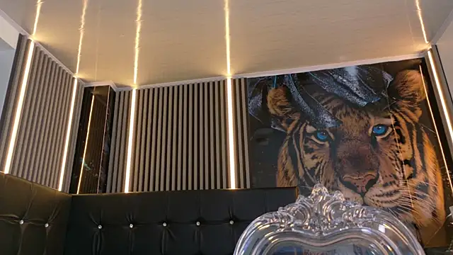 Bruja__Scarlata 即時 XXX 聊天