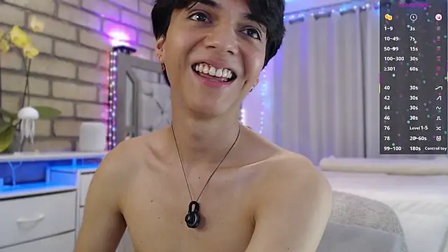 Pokazy przed kamerką – biel_biel