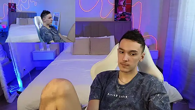 MoonlinSkinn Live XXX Chat