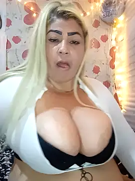 BonniAdams live XXX chat