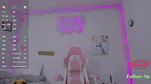 milfAaura's Live XXX Chat