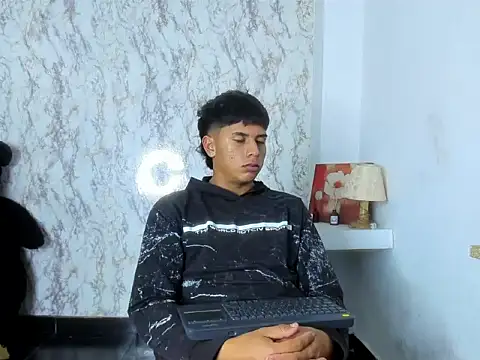 Valentino_Lane 라이브 XXX 채팅