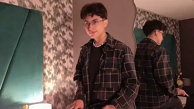 Aaron_Eze 网络视讯表演