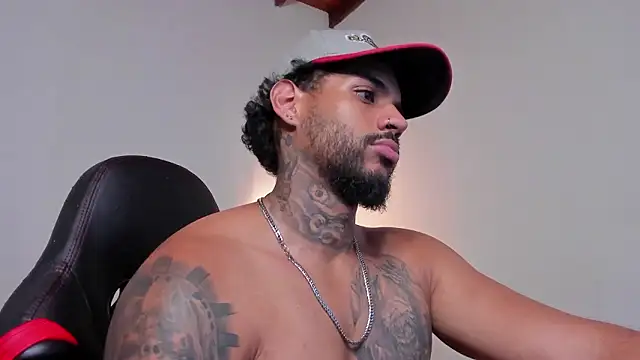 LuigiVitale_1: онлайн-секс-чат