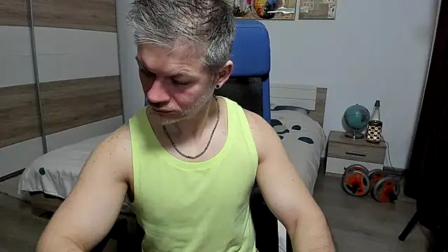 Chat XXX en directo de RobbyShawz