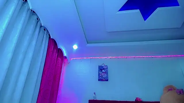 NahomiCamper 即時 XXX 聊天