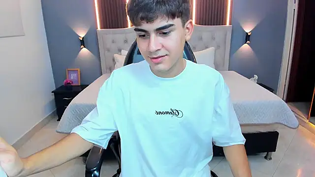 Tommy18__'s Live XXX Chat