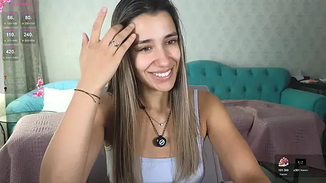 hot_ass_18 Adlı Modelin Canlı XXX Sohbeti