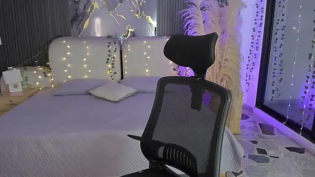 SarahCastro1_'s Live XXX Chat