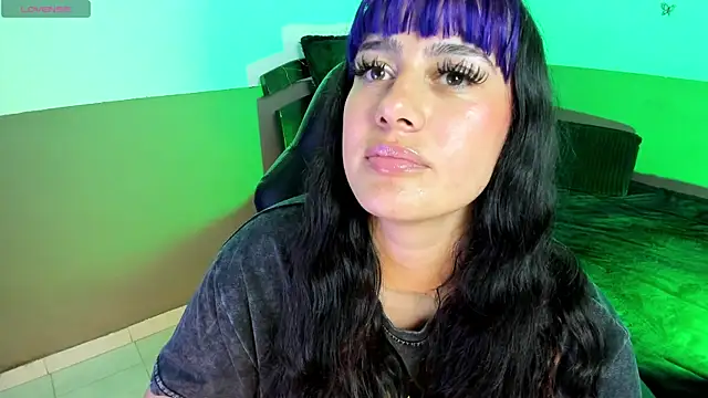 Monserrat_Cute_ Adlı Modelin Canlı XXX Sohbeti