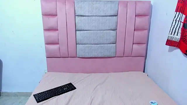 AdaraWilson live XXX chat