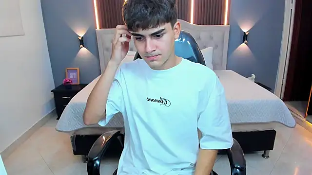 Czat XXX na żywo – Tommy18__