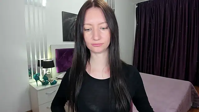 دردشة NikaHoney الجنسية المباشرة