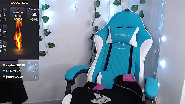 Nika_1_'s Live XXX Chat